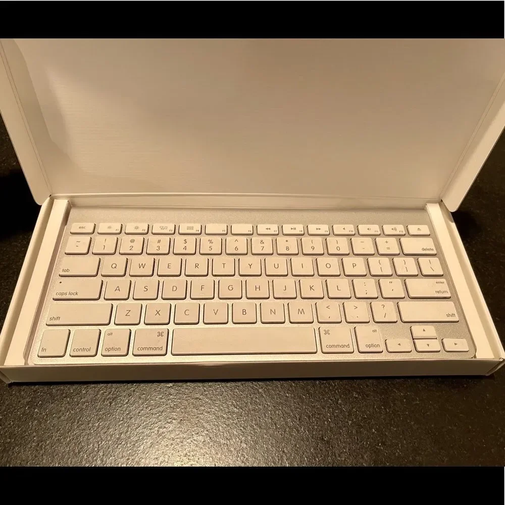 Apple Magic Wireless Keyboard